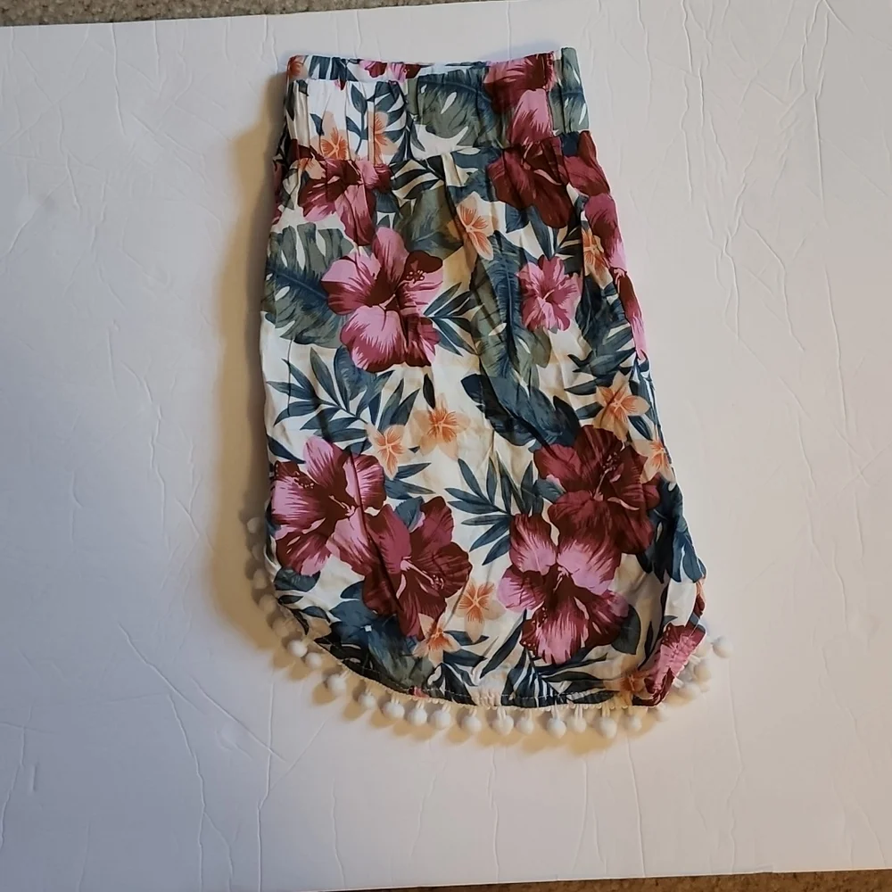 Floral Print Pom Pom Shorts - Picture 5 of 5